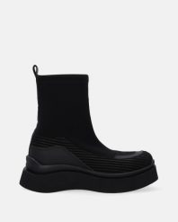 CZARNE BOTKI Z ELASTYCZNEGO MATERIAŁU 05320684 BLACK. Czarne botki Venezia, bez wzorów, bez obcasa, bez zapięcia. Za 299.00 zł.