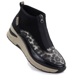 Botki damskie na koturnie czarne Rieker N9362-00. Czarne botki Rieker, bez wzorów, ze skóry ekologicznej, bez obcasa, na koturnie, bez zapięcia. Za 226.85 zł.