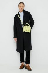 Vero Moda płaszcz z domieszką wełny kolor czarny przejściowy oversize. Czarne płaszcze Vero Moda, l, bez wzorów, z wełny, klasyczne, bez kaptura. W wyprzedaży za 344.99 zł.