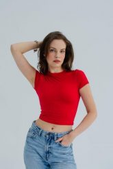 Koszulka sportowa do jogi Moonholi Timeless z krótkim rękawem. Czerwone t-shirty sportowe MOONHOLI, l, bez wzorów, z materiału, bez ramiączek, na fitness i siłownię. Za 189.00 zł.