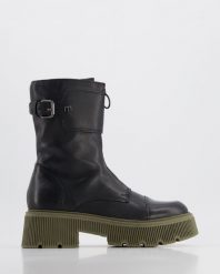 BOTKI DAMSKIE P83203 NERO. Botki Venezia, bez wzorów, ze skóry, bez obcasa, bez zapięcia. Za 539.00 zł.