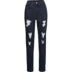 Dżinsy MOM z ćwiekami i przetarciami bonprix ciemny denim. Jeansy marki bonprix. Za 59.99 zł.