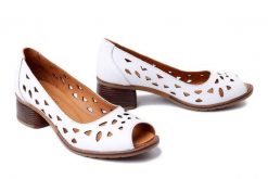 ARTIKER RELAKS 58C2100 biały, czółenka damskie. Białe czółenka Artiker Relaks, na lato, bez wzorów, ze skóry, bez obcasa, na obcasie, bez zapięcia. Za 233.68 zł.