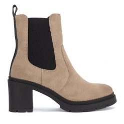 Botki JENNY. Brązowe botki Jenny, bez wzorów, bez obcasa, na słupku, bez zapięcia. Za 111.99 zł.