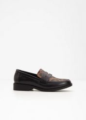 Loafersy. Czarne czółenka bonprix, bez wzorów, bez obcasa, bez zapięcia. Za 129.99 zł.