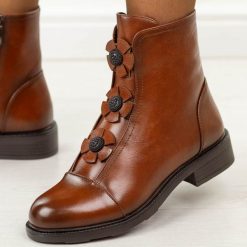 Brązowe płaskie botki damskie Potocki 12852. Czerwone botki POTOCKI, z aplikacjami, z dzianiny, eleganckie, z okrągłym noskiem, bez obcasa, na płaskiej podeszwie, bez zapięcia. Za 249.00 zł.