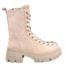 BM Botki damskie sznurowane Wayne Beige beżowy. Brązowe botki BM, bez wzorów, z zamszu, bez obcasa, bez zapięcia. Za 230.83 zł.