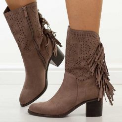 Szare ażurowe botki damskie na obcasie M.Daszyński 2337-15. Szare botki M.Daszyński, w ażurowe wzory, z jeansu, boho, bez obcasa, na obcasie, bez zapięcia. W wyprzedaży za 197.10 zł.