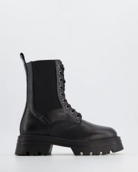 CZARNE BOTKI 027353 BLACK. Czarne botki Venezia, bez wzorów, ze skóry, bez obcasa, bez zapięcia. Za 229.00 zł.