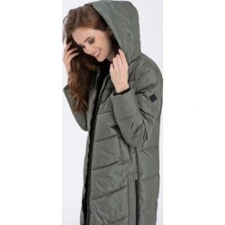 Długi płaszcz pikowany damski J-MONACO. Brązowe płaszcze Volcano, na zimę, s, bez wzorów, z materiału, bez kaptura. Za 449.99 zł.