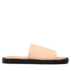 Klapki Bata. Brązowe klapki Bata, bez wzorów, bez obcasa, bez zapięcia. Za 199.99 zł.