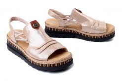 Rieker V7972-60 Beige, sandały damskie. Brązowe sandały Rieker, bez wzorów, ze skóry ekologicznej, bez obcasa, na koturnie, bez zapięcia. Za 319.90 zł.