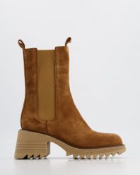 BRĄZOWE BOTKI M547M3 CAM FOX. Brązowe botki Venezia, bez wzorów, ze skóry, bez obcasa, bez zapięcia. Za 519.00 zł.
