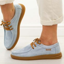 Niebieskie skórzane mokasyny damskie Vinceza 95391. Niebieskie mokasyny VINCEZA, bez wzorów, z jeansu, z okrągłym noskiem. W wyprzedaży za 215.10 zł.