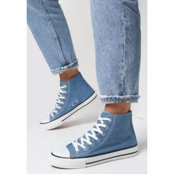 Niebieskie Trampki Noemine. Niebieskie trampki Born2be, bez wzorów, z gumy, klasyczne, za kostkę, bez zapięcia. W wyprzedaży za 55.99 zł.