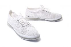 ARTIKER RELAKS 50C1132 white, półbuty damskie. Białe półbuty wsuwane Artiker Relaks, na lato, bez wzorów, bez obcasa. Za 62.45 zł.