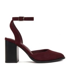 Czółenka JENNY. Czerwone czółenka Jenny, bez wzorów, bez obcasa, bez zapięcia. Za 139.99 zł.