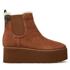 Botki Guess. Brązowe botki Guess, z aplikacjami, bez obcasa, na koturnie, bez zapięcia. Za 399.99 zł.