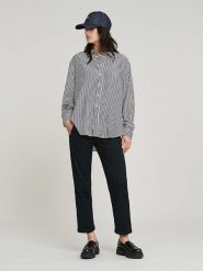 G-Star Spodnie chino "Kate" - Boyfriend fit - w kolorze czarnym rozmiar: W31/L32. Czarne spodnie materiałowe G-Star, bez wzorów, z bawełny, retro. Za 202.03 zł.