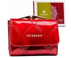 Portfel skórzany Peterson PTN 55287-PLT czerwony. Czerwone portfele Peterson, bez wzorów, z lakierowanej skóry. Za 65.99 zł.