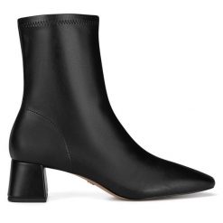 Botki Nine West. Czarne botki Nine West, bez wzorów, bez obcasa, na słupku, bez zapięcia. Za 195.99 zł.