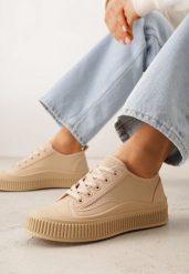 Ciemnobeżowe Klasyczne Trampki na Żłobionej Podeszwie Levanatia. Brązowe trampki Renee, bez wzorów, z jeansu, klasyczne, bez zapięcia. Za 69.99 zł.