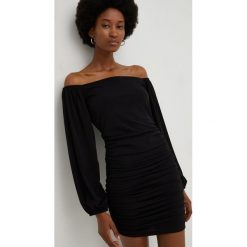 Answear Lab sukienka kolor czarny mini dopasowana. Czarne sukienki Answear Lab, l, bez wzorów, z dzianiny, bez kołnierzyka, bez ramiączek, mini, dopasowane. Za 179.99 zł.