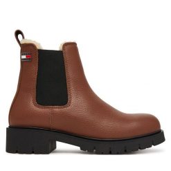 Sztyblety Tommy Jeans. Brązowe botki Tommy Jeans, bez wzorów, z jeansu, bez obcasa, na płaskiej podeszwie, bez zapięcia. Za 699.99 zł.