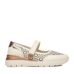 Półbuty Go Soft. Czółenka GO SOFT, bez wzorów, bez obcasa, bez zapięcia. Za 149.99 zł.