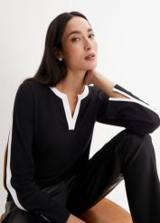 Bluzka z długim rękawem i rozcięciem. Czarne bluzki bonprix, bez wzorów, eleganckie, bez kołnierzyka, bez ramiączek. Za 82.99 zł.