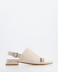 BEŻOWE SANDAŁY SP184 WEST TAUPE. Brązowe sandały Venezia, bez wzorów, ze skóry, bez obcasa, bez zapięcia. Za 259.00 zł.