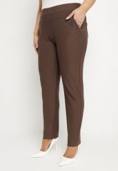Brązowe Spodnie z Gumką w Pasie z Cyrkoniami Slim Ellivna. Brązowe jeansy Born2be, plus size, bez wzorów, z jeansu, eleganckie. Za 59.99 zł.