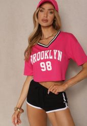 Fuksjowy T-shirt z Bawełny Ozdobiony Napisem Lireline. Czerwone t-shirty Renee, m, bez wzorów, z bawełny, eleganckie, bez kołnierzyka, bez ramiączek. W wyprzedaży za 31.99 zł.