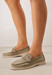 Zielone Mokasyny Ozdobione Metaliczną Klamrą Murielori. Zielone mokasyny Renee, bez wzorów, z jeansu. Za 109.99 zł.