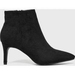 Answear - Botki Mannika. Botki marki Kazar. W wyprzedaży za 139.90 zł.