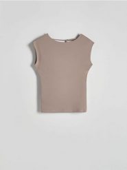 Gładka bluzka - beżowy. Brązowe bluzki Reserved, l, bez wzorów, z dzianiny, bez kołnierzyka, bez ramiączek. W wyprzedaży za 22.99 zł.