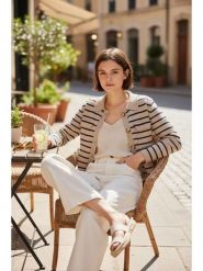 ASSUILI Kardigan w kolorze beżowym rozmiar: 36. Brązowe swetry Assuili, bez wzorów, bez ramiączek. Za 121.99 zł.