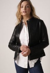 Czarna Klasyczna Kurtka Ramoneska o Taliowantym Kroju Anlea. Czarne kurtki Born2be, l, bez wzorów, z dzianiny, eleganckie, bez kaptura. Za 119.99 zł.