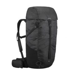Plecak turystyczny Quechua MH100 35 litrów. Czarne plecaki QUECHUA, bez wzorów, z materiału, bez dodatków. Za 179.99 zł.