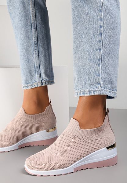 Różowe Buty Sportowe Mellasia. Czerwone buty sportowe lifestyle Renee, z aplikacjami, sportowe, bez zapięcia. Za 34.99 zł.