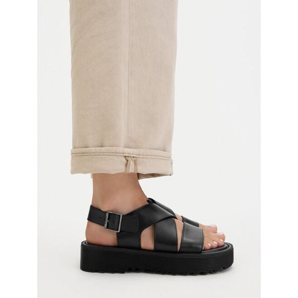 Sandały G-Star. Czarne sandały G-Star, bez wzorów, retro, bez obcasa, na płaskiej podeszwie, bez zapięcia. Za 155.99 zł.