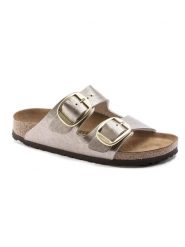 Birkenstock Klapki "Arizona Big Buckle" w kolorze jasnoróżowym rozmiar: 40. Różowe klapki Birkenstock, bez wzorów, klasyczne, z otwartym noskiem, bez obcasa, bez zapięcia. Za 414.95 zł.