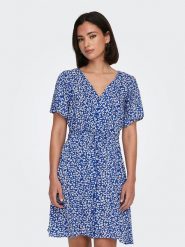 ONLY Sukienka w kolorze niebieskim rozmiar: XL. Niebieskie sukienki ONLY, xl, bez wzorów, z wiskozy, bez kołnierzyka, bez ramiączek, midi. Za 92.45 zł.