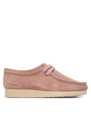 Clarks Półbuty Wallabee Lite. 26328429 Różowy. Czerwone półbuty wsuwane Clarks, bez wzorów, ze skóry, bez obcasa, na płaskiej podeszwie. Za 429.99 zł.