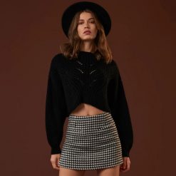 Sweter o grubym splocie - Czarny. Czarne swetry Sinsay, l, bez wzorów, ze splotem, bez ramiączek. W wyprzedaży za 49.99 zł.