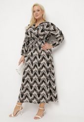 Czarna Rozkloszowana Sukienka o Kopertowym Kroju z Paskiem i Gumką w Pasie Bristella. Czarne sukienki Born2be, do pracy, l, z aplikacjami, biznesowe, bez kołnierzyka, plus size, bez ramiączek, maxi, dopasowane. W wyprzedaży za 93.49 zł.