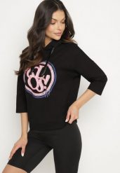 Czarna Bluza z Kapturem i Rękawami 3/4 Zdobiona Nadrukiem Saniriora. Czarne bluzy Born2be, l, z aplikacjami, z jeansu, casualowe, bez ramiączek, z kapturem. W wyprzedaży za 72.24 zł.
