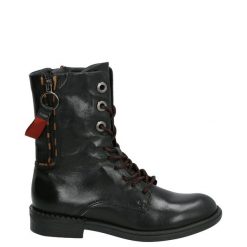SZNUROWANE BOTKI DAMSKIE M56213 NERO. Botki Venezia, bez wzorów, ze skóry, bez obcasa, bez zapięcia. Za 249.00 zł.