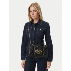 Torebka LOVE MOSCHINO. Czarne torebki klasyczne Love Moschino, bez wzorów, klasyczne, bez dodatków. Za 1,029.00 zł.