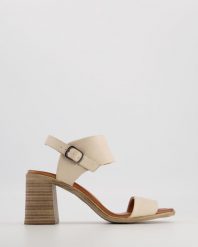 BEŻOWE SANDAŁY 0030ALY016D BEIG. Brązowe sandały Venezia, bez wzorów, ze skóry, bez obcasa, bez zapięcia. Za 249.00 zł.